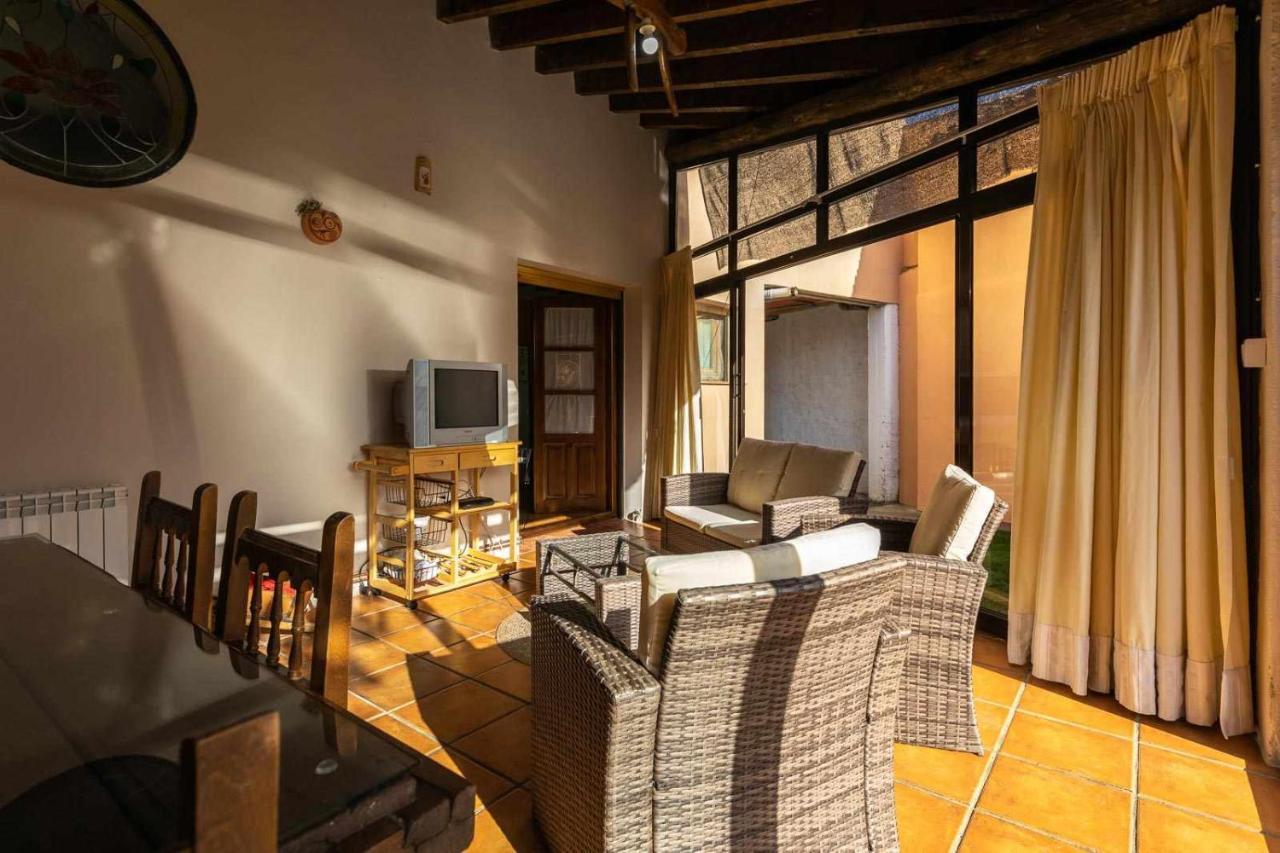 Dom wakacyjny Casa Ernesto Piscina Climatizada Porche Y Garaje Zamora